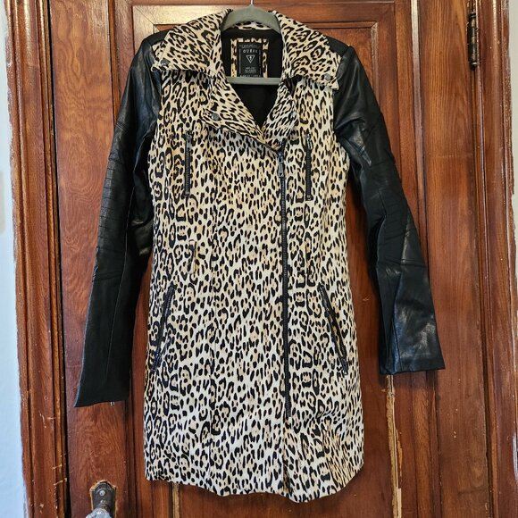 Leopard GUESS trench coat with faux leather sleeves and belt - Picture 1 of 7